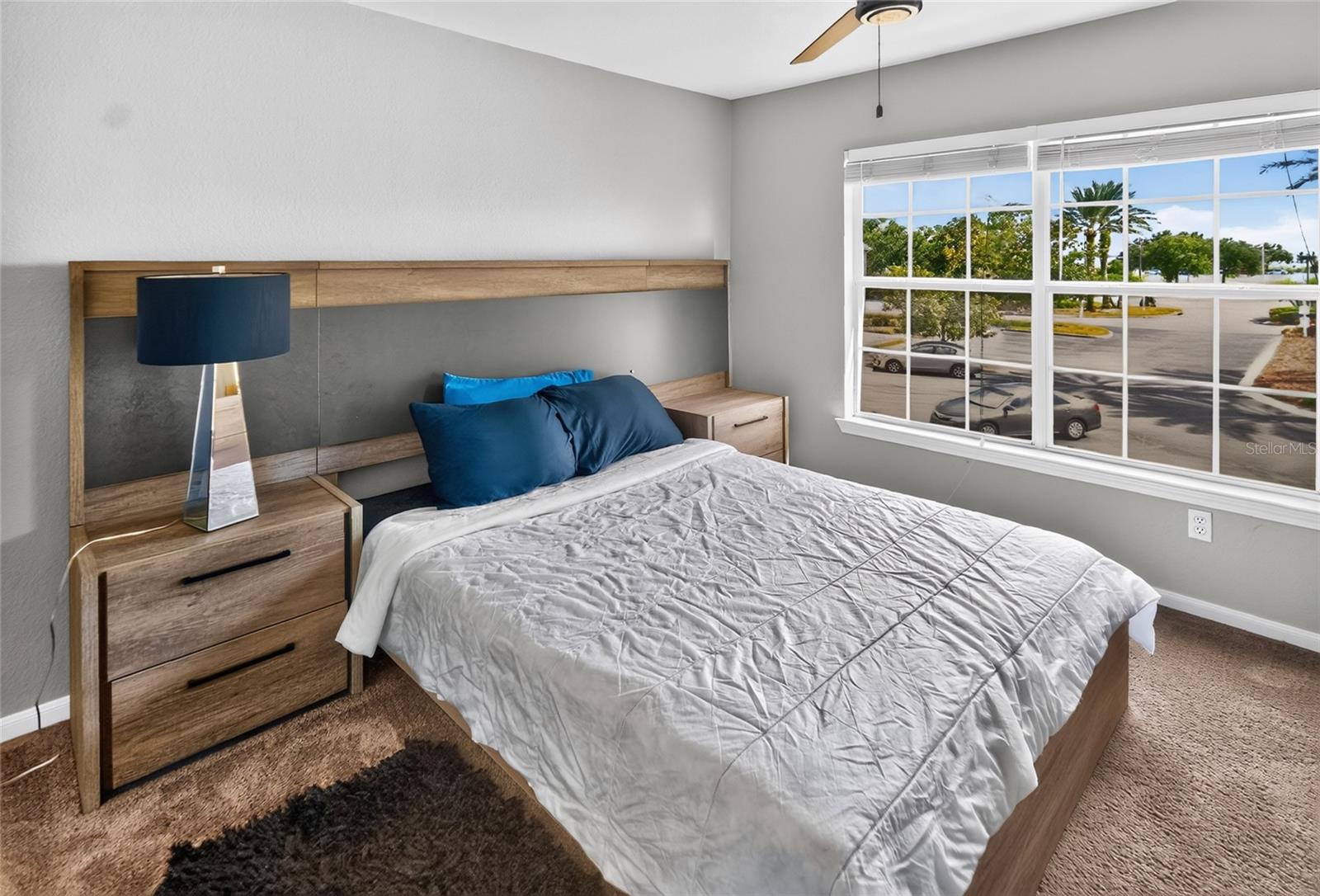 CENTRAL PK/LEE VISTA - Residential