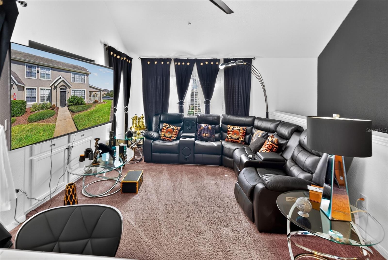 CENTRAL PK/LEE VISTA - Residential