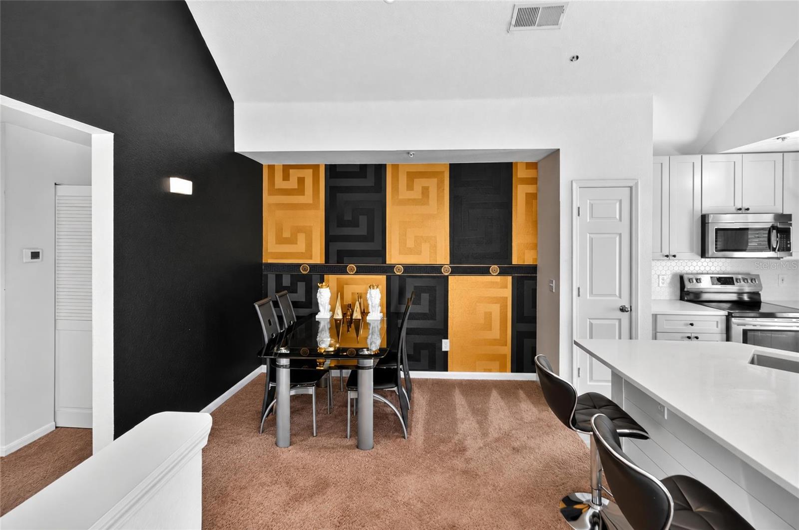 CENTRAL PK/LEE VISTA - Residential