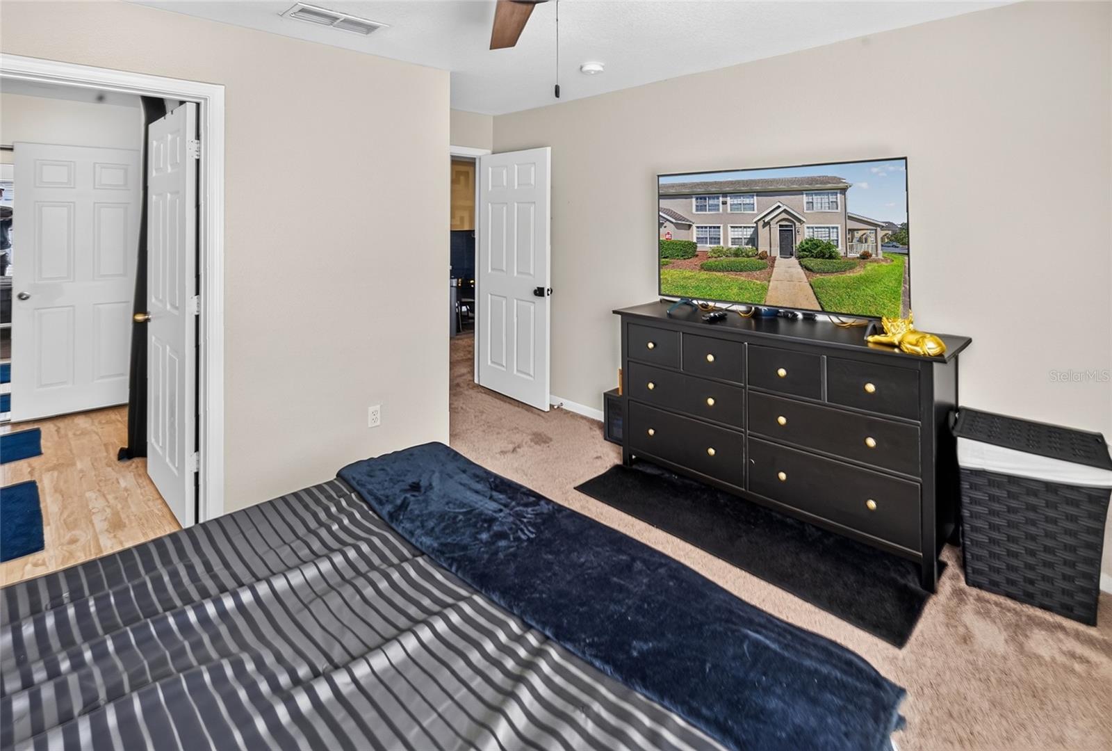 CENTRAL PK/LEE VISTA - Residential