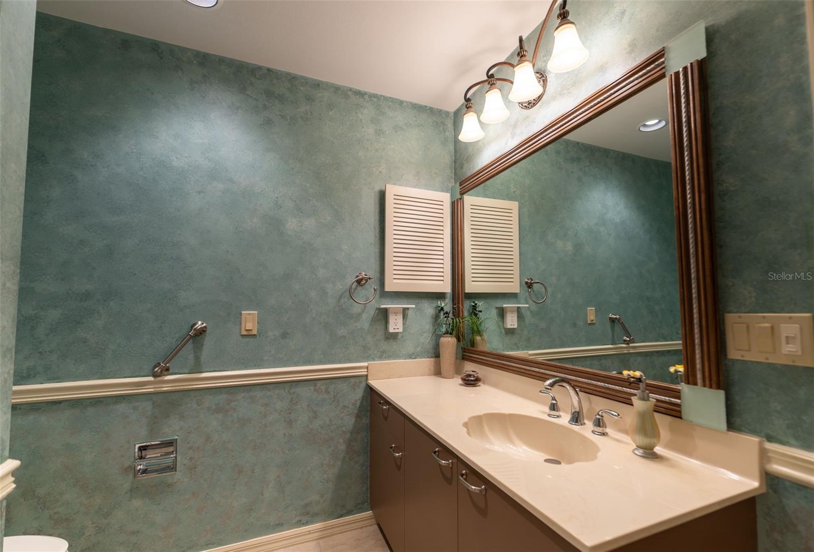 KINGSWAY GOLF VILLAS FIRST ADD - Residential