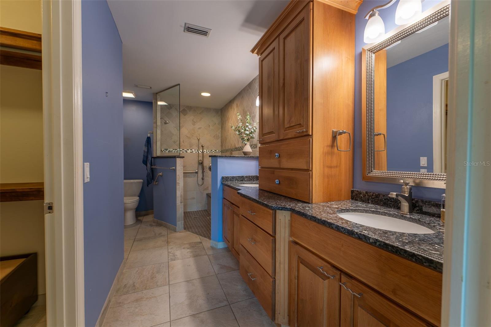 KINGSWAY GOLF VILLAS FIRST ADD - Residential