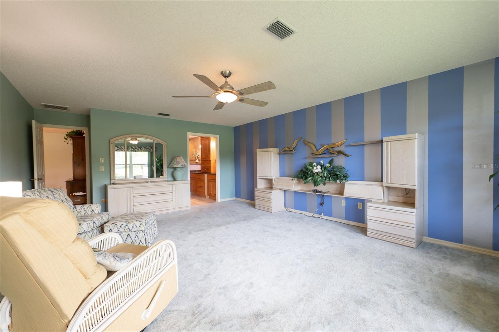 KINGSWAY GOLF VILLAS FIRST ADD - Residential