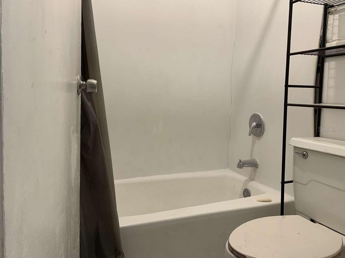SANDLAKE COURTYARDS CONDO 5901/3515 - Residential