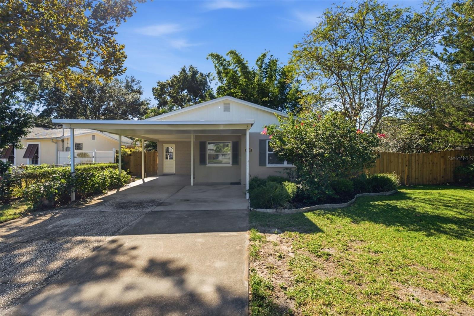 CRESCENT PARK - Residential