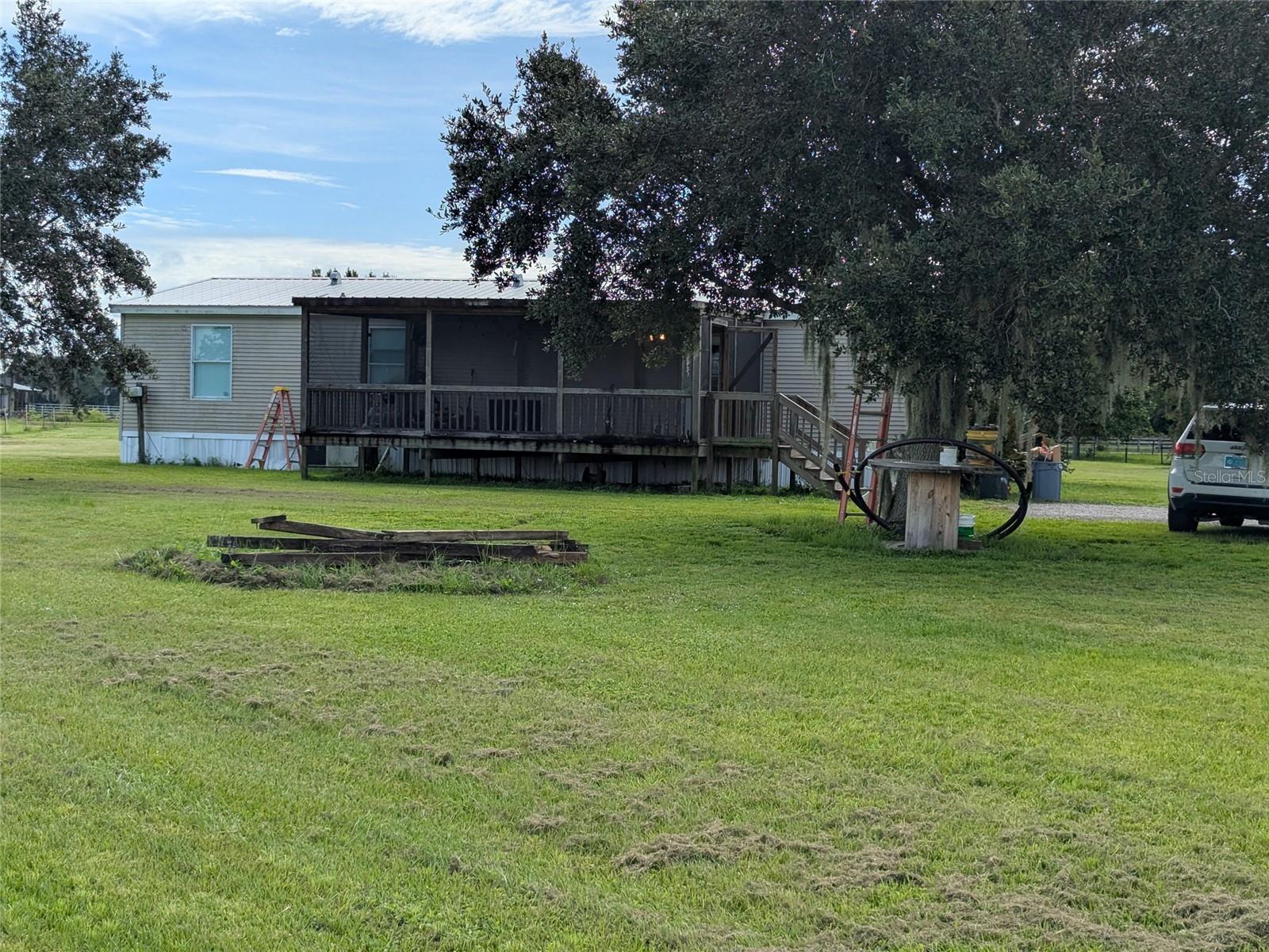 TOWN/BELLEVIEW - Residential