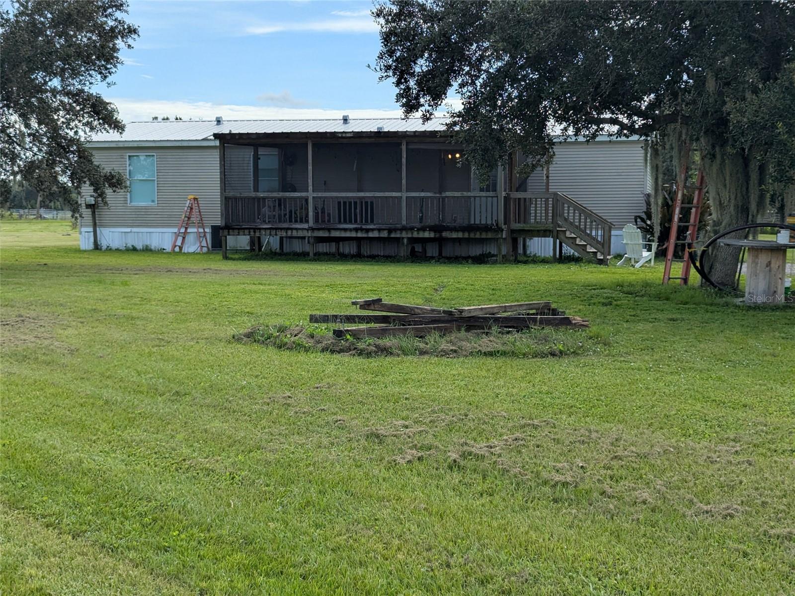 TOWN/BELLEVIEW - Residential