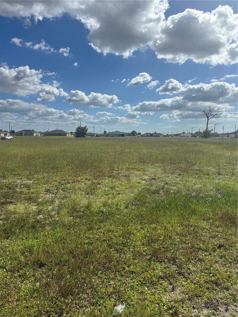 CAPE CORAL - Land