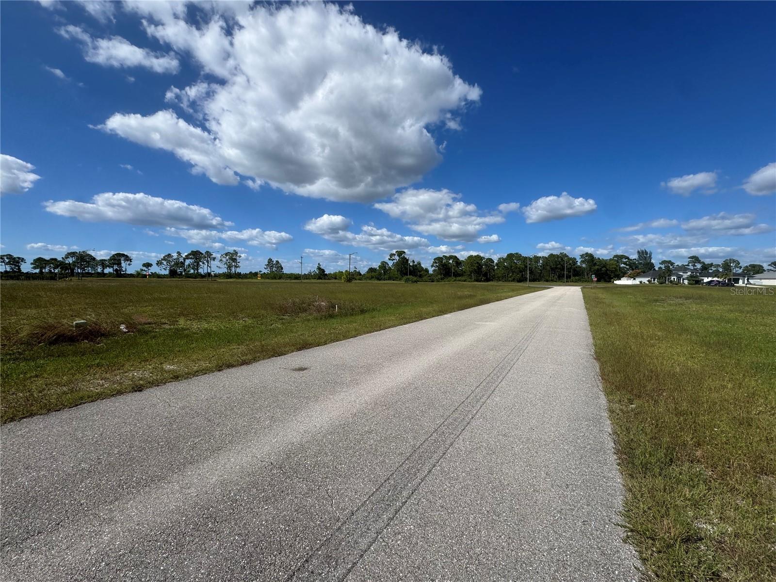 CAPE CORAL - Land