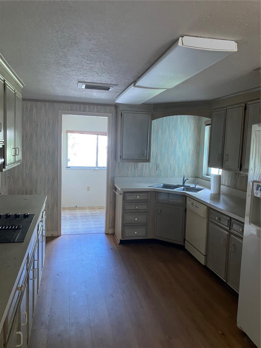 SAPPHIRE SHORES RESUB - Residential
