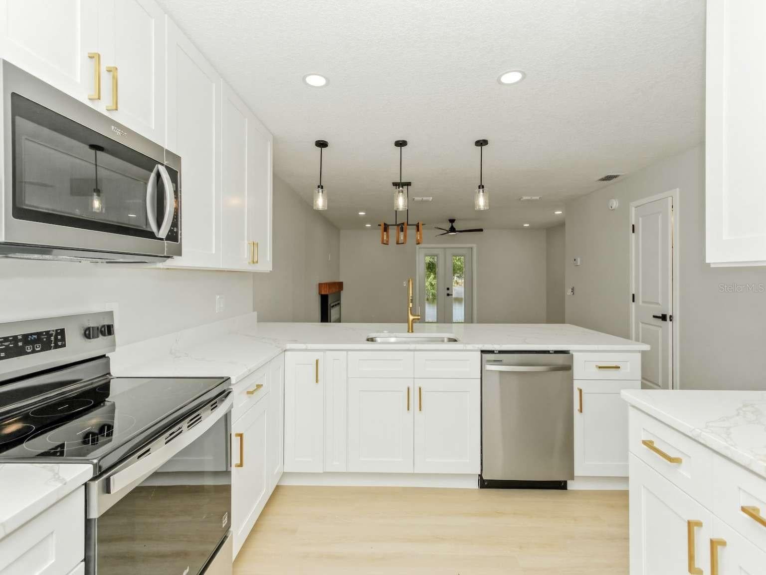 LAKE TENNESSEE VILLAGE REP - Residential