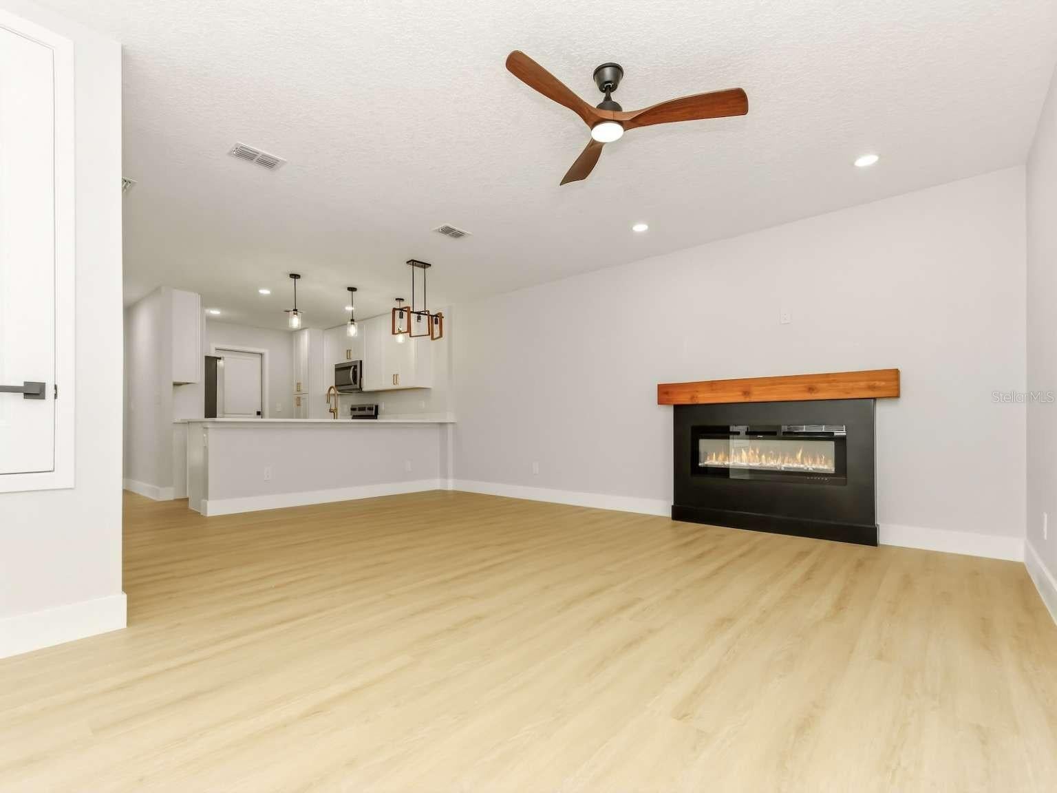 LAKE TENNESSEE VILLAGE REP - Residential