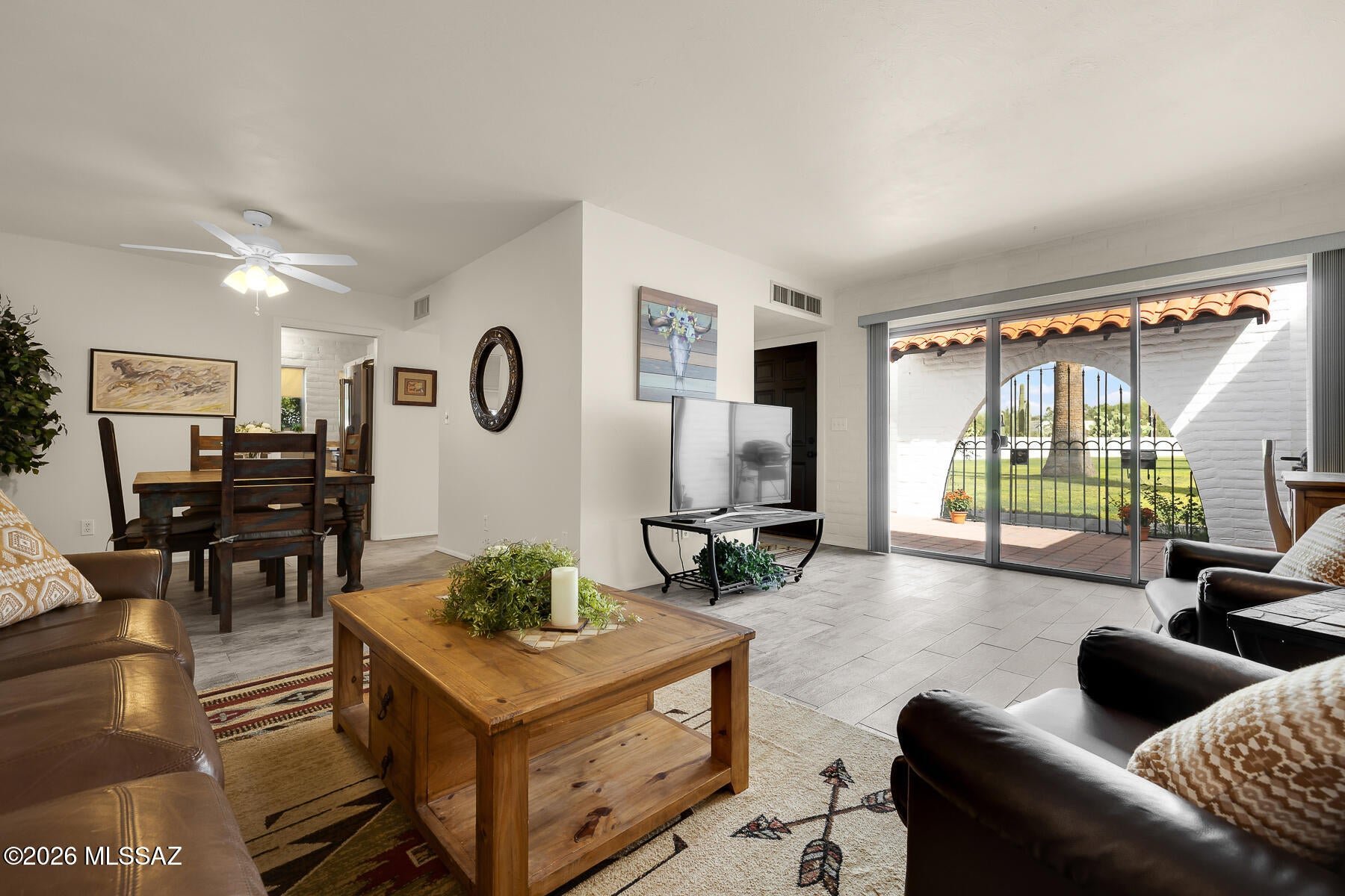 701 W Las Lomitas Road